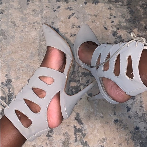 Anne Michelle Shoes - Nude Cutout Heel